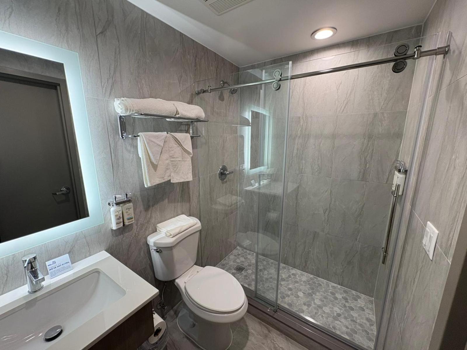 Holiday Inn Express & Suites New York Exteriér fotografie