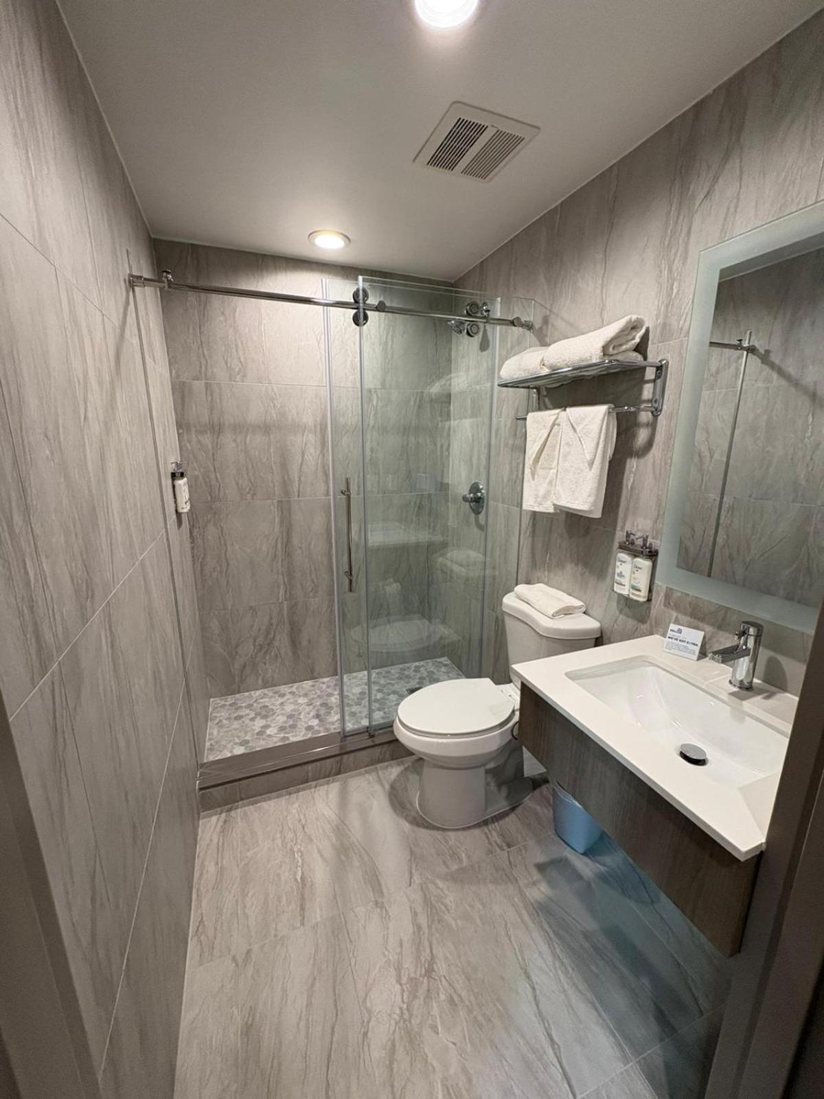Holiday Inn Express & Suites New York Exteriér fotografie